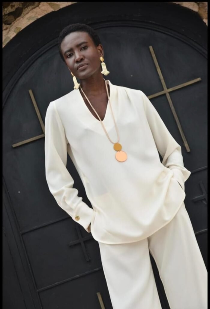 Eleria Cortes Cream blouse